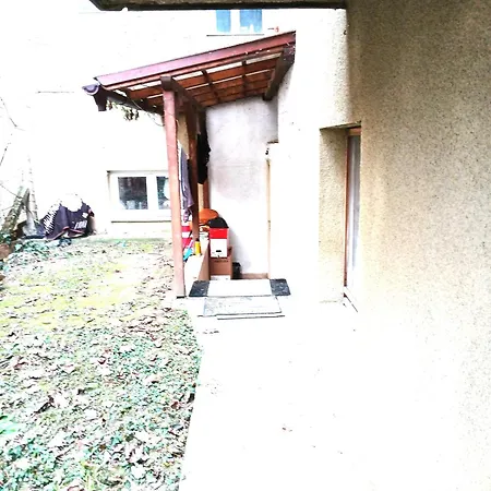 Crisan-horea Retreat アパート